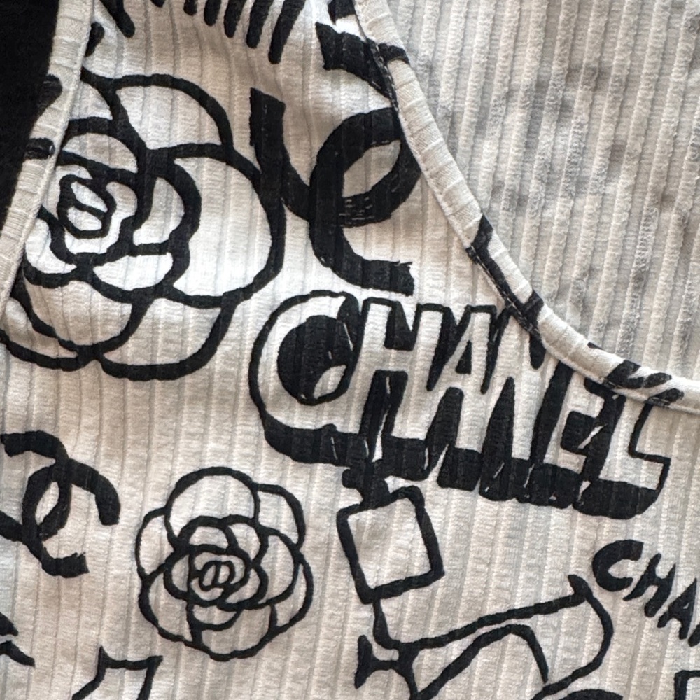 CHANEL Monochrome Graphic Tank - Picture 5 of 8
